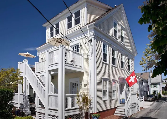 Benchmark Inn