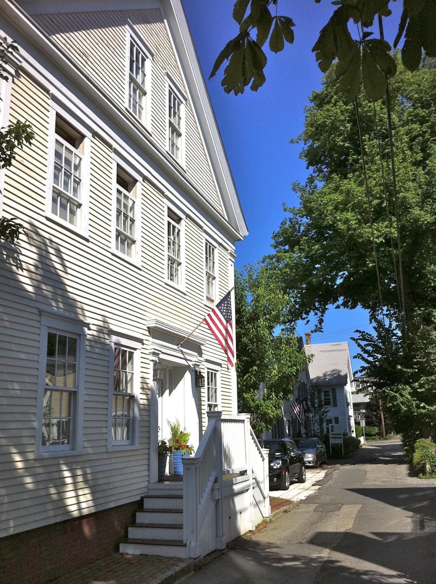 Bed & Breakfast Benchmark Provincetown